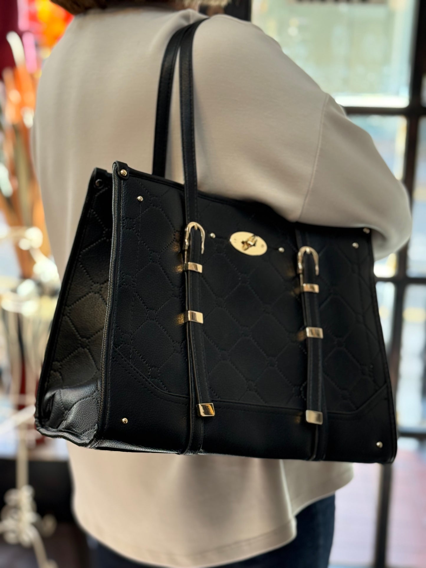 HEXI- SADDLE BUCKLE STRAP TOTE BAG