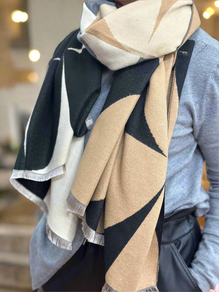 REVERSIBLE D-INSPIRED SCARF