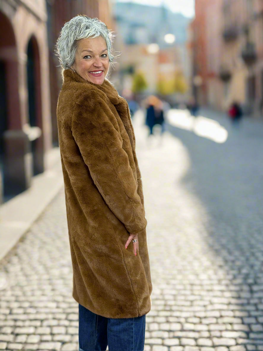 MELENIE -FAUX FUR FRONT POCKET COAT