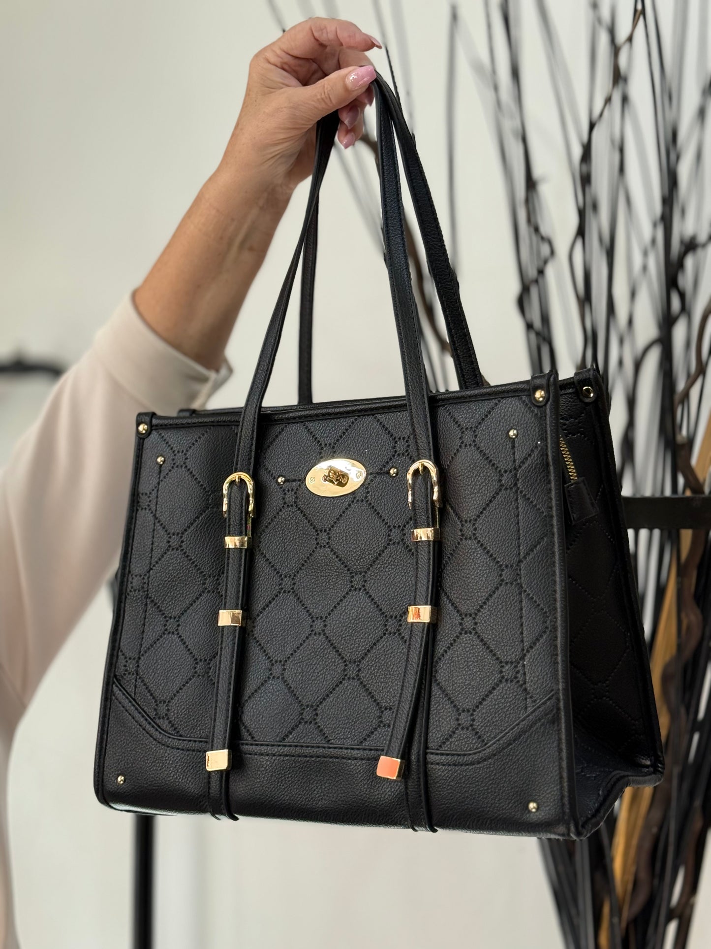 HEXI- SADDLE BUCKLE STRAP TOTE BAG