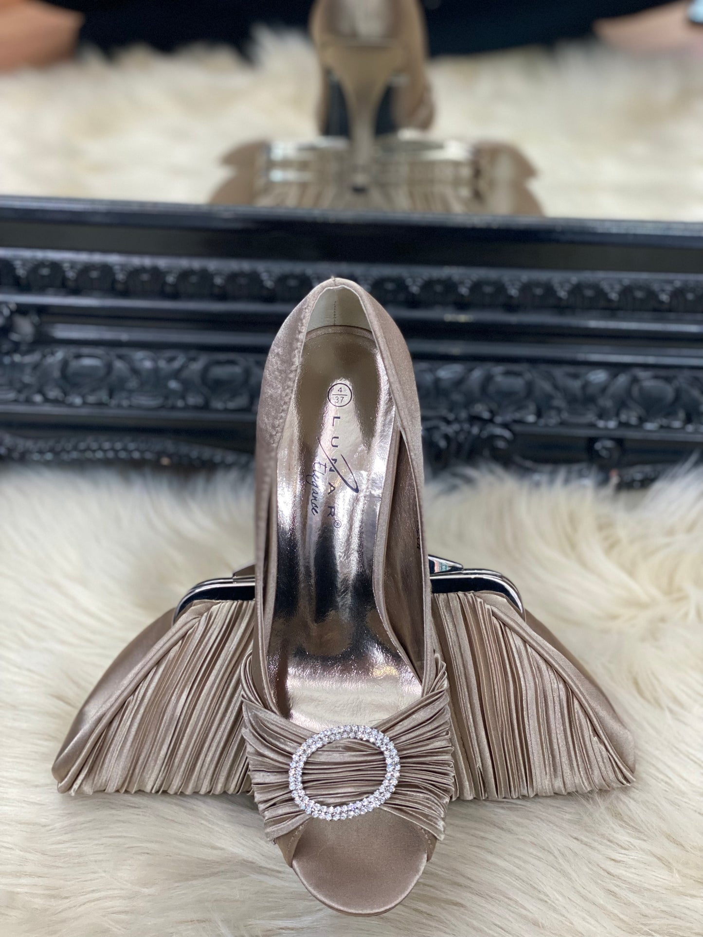 LUNAR ELEGANCE SIENNA- CHAMPAGNE