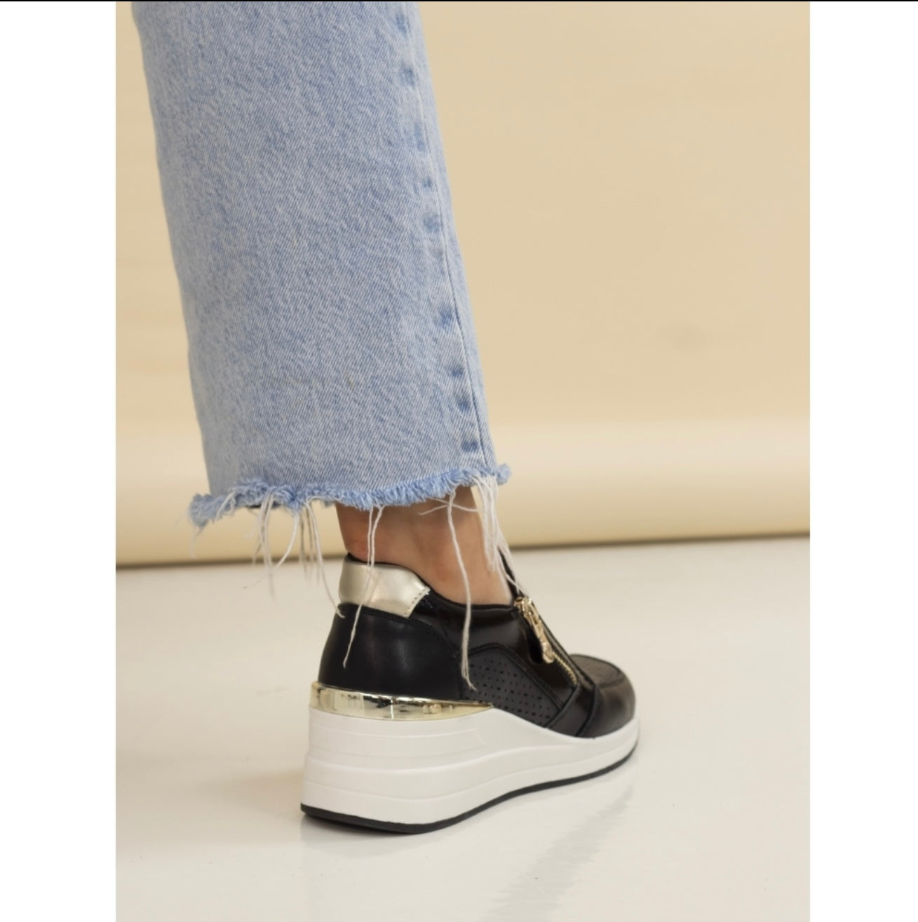 LUNAR- BARCELONA BLACK WEDGE TRAINER