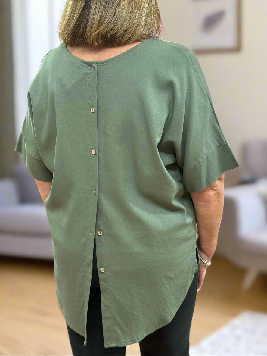 JEM BUTTON BACK TOP D/HEM