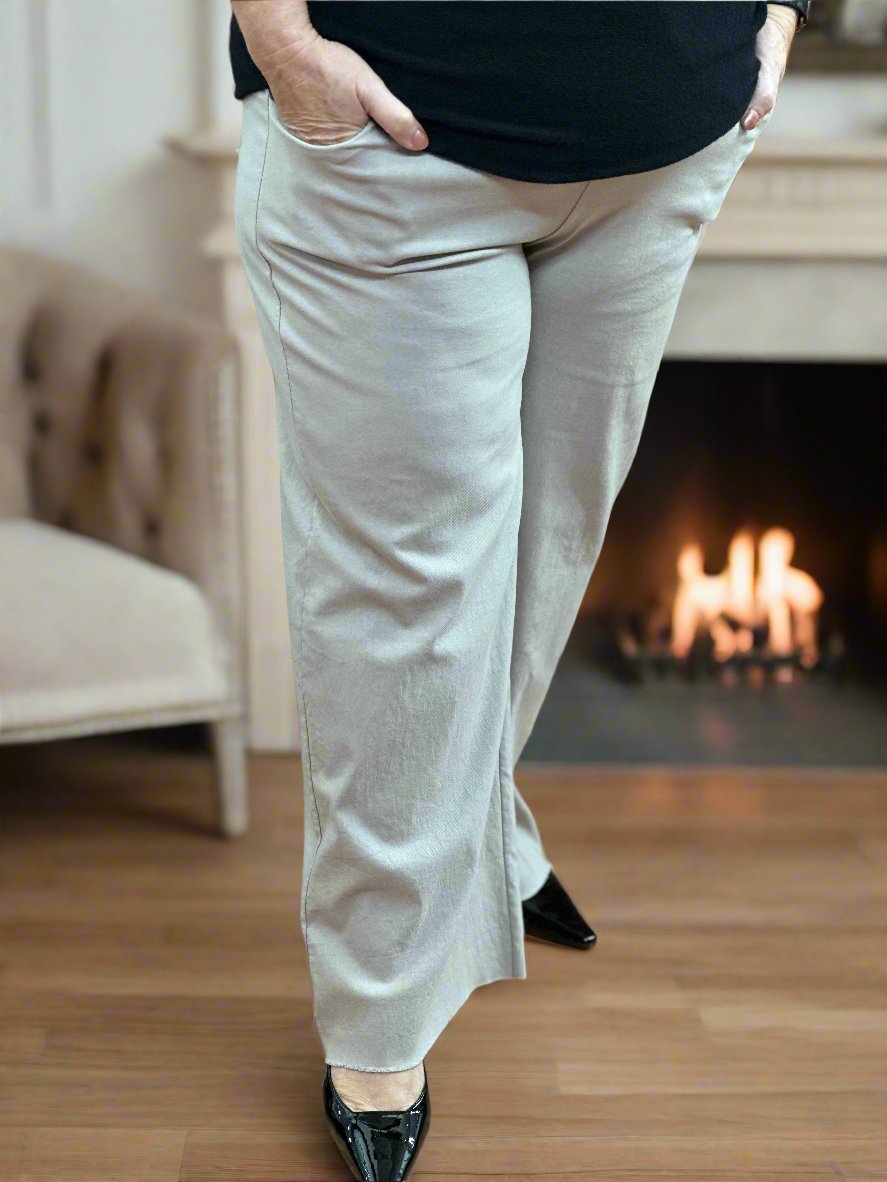 AUBREY WIDE LEG MAGIC TROUSER -