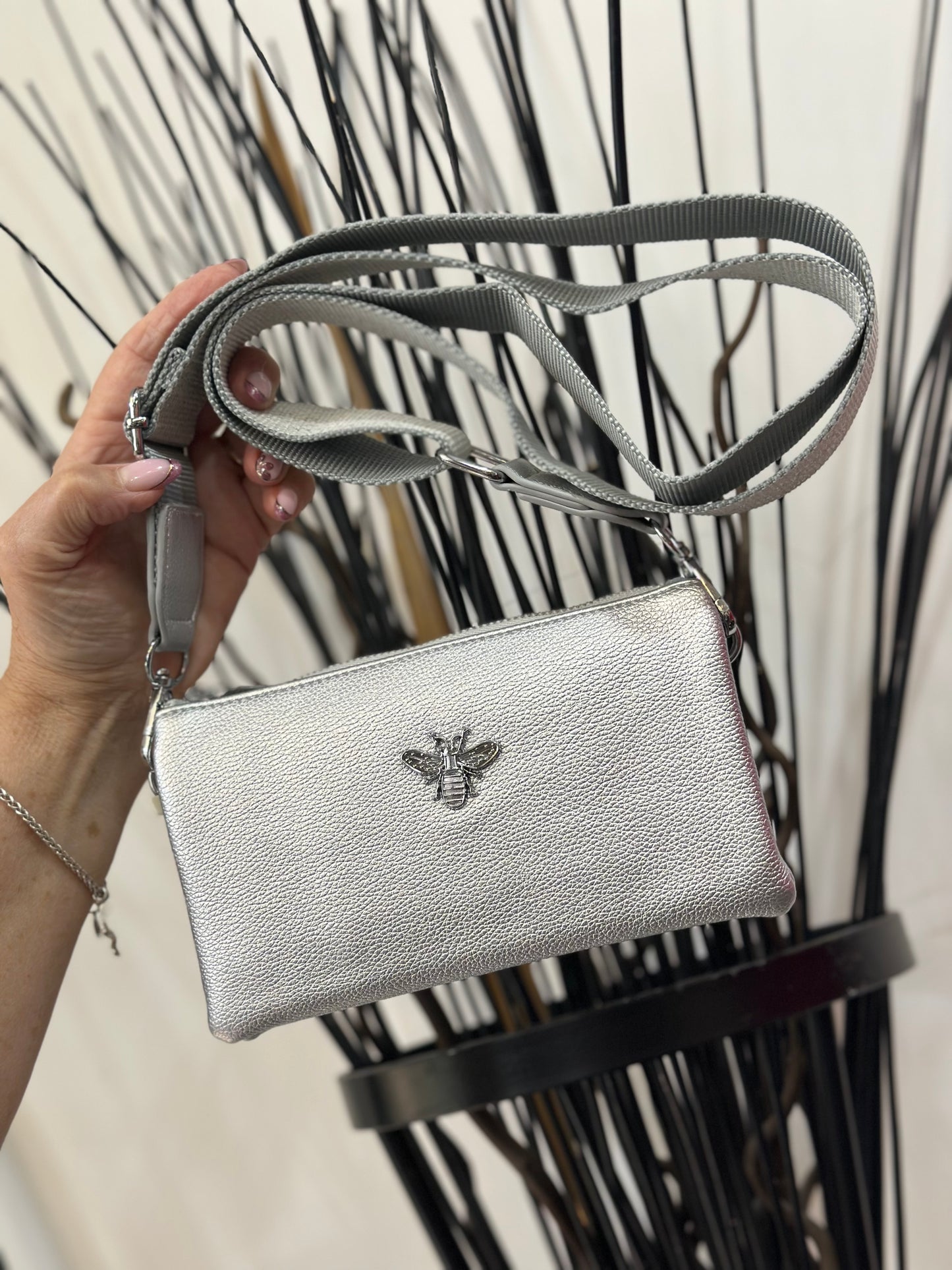 SOPHIE BEE BAG- USE CODE