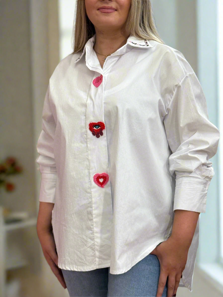 LOVE HEART EYE EMB SHIRT