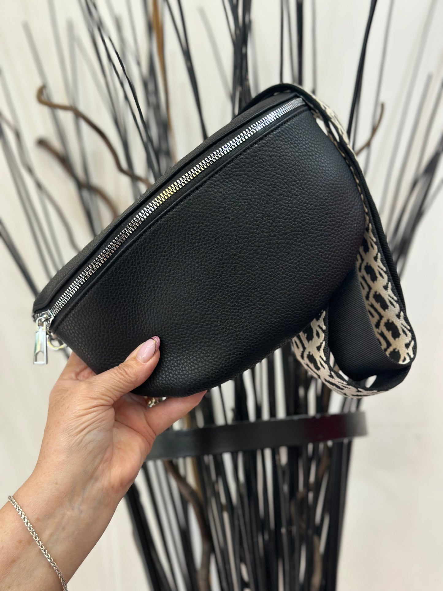 MARNI CROSSBODY BAG-