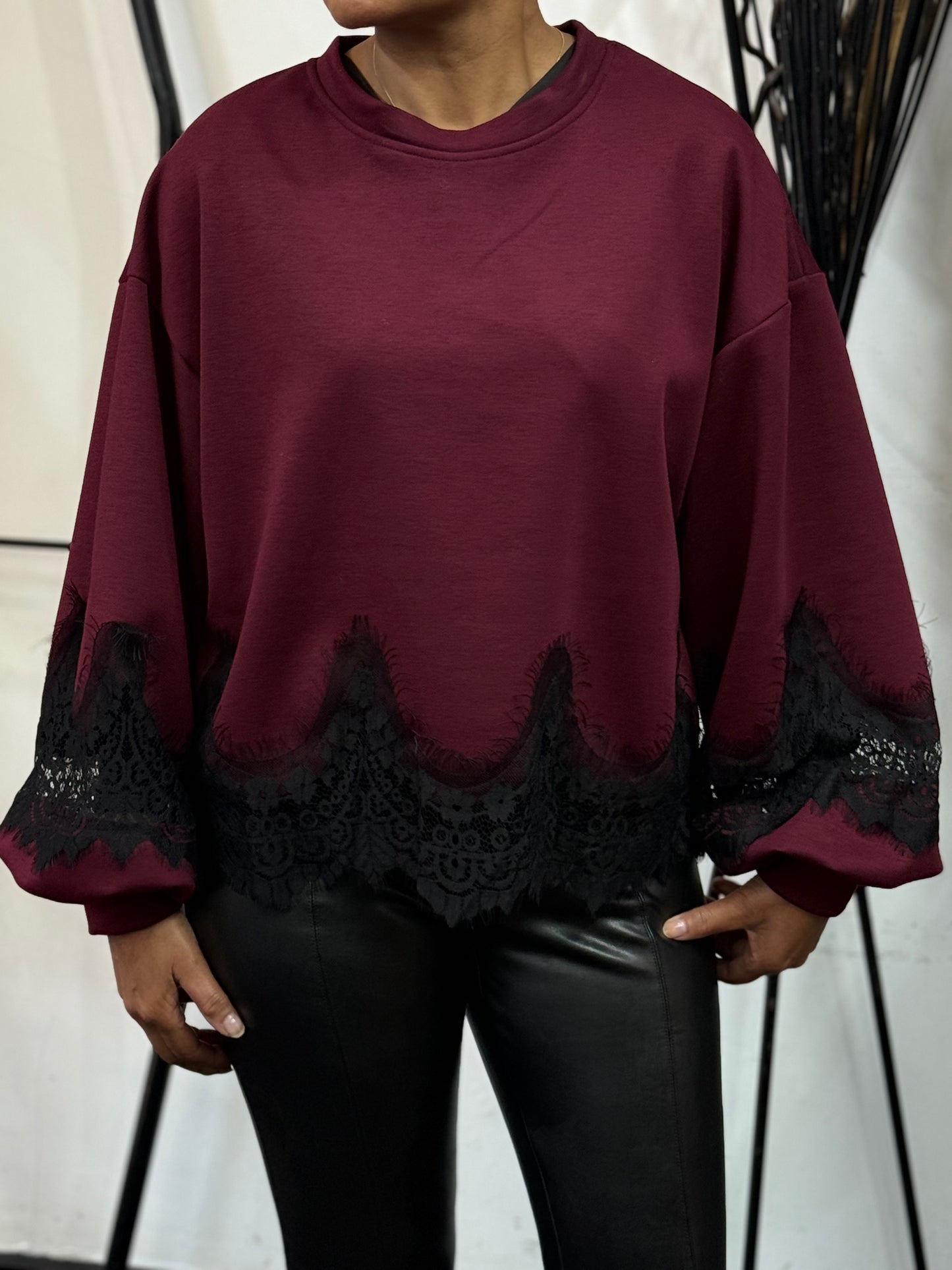 CILLA-LACE HEM SLEEVE SWEAT TOP -