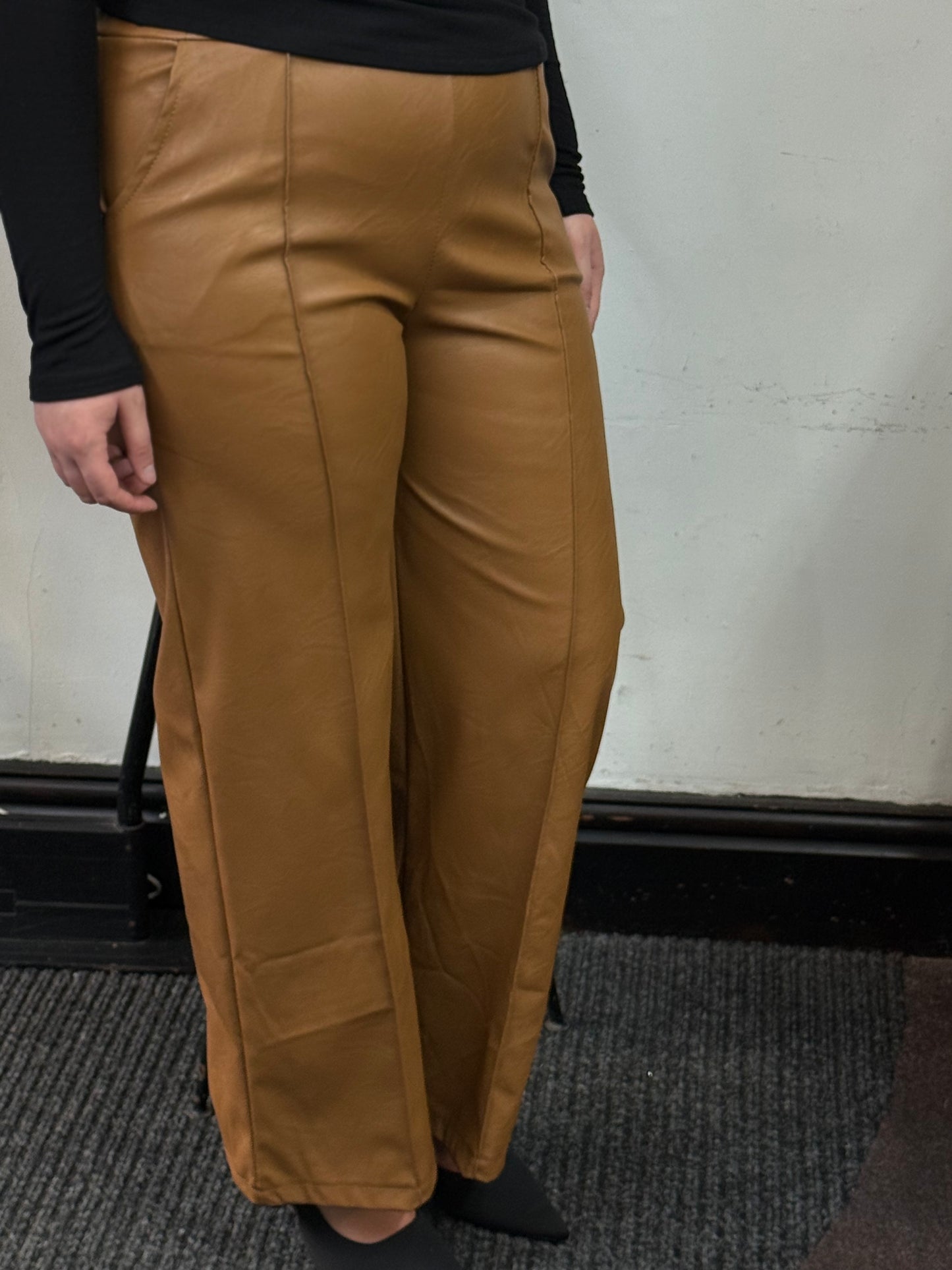 KYLIE SEAMED WIDE LEG PLEATHERS -