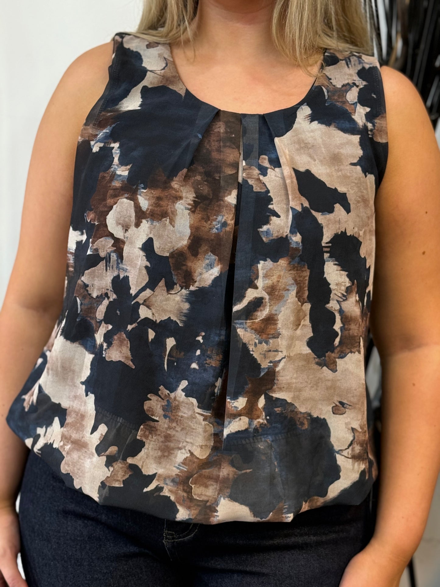 SARA- S/LESS PRINT BUBBLE TOP