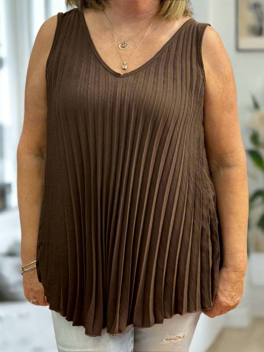 LOLA- PLEATED ALINE TOP-CURVE