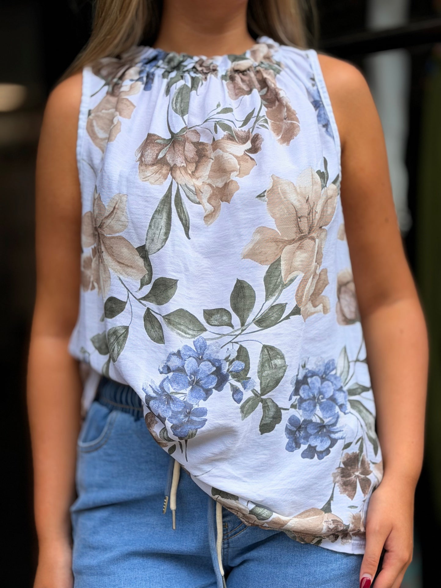 FAYE- FLORAL FRILL NECK S/LESS TOP