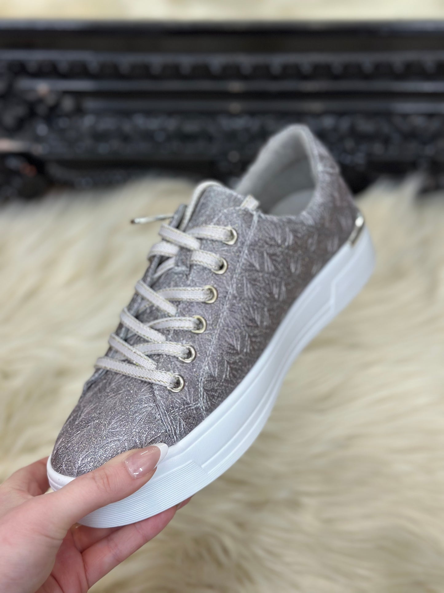 LUNAR LAYNE TRAINER- PEWTER