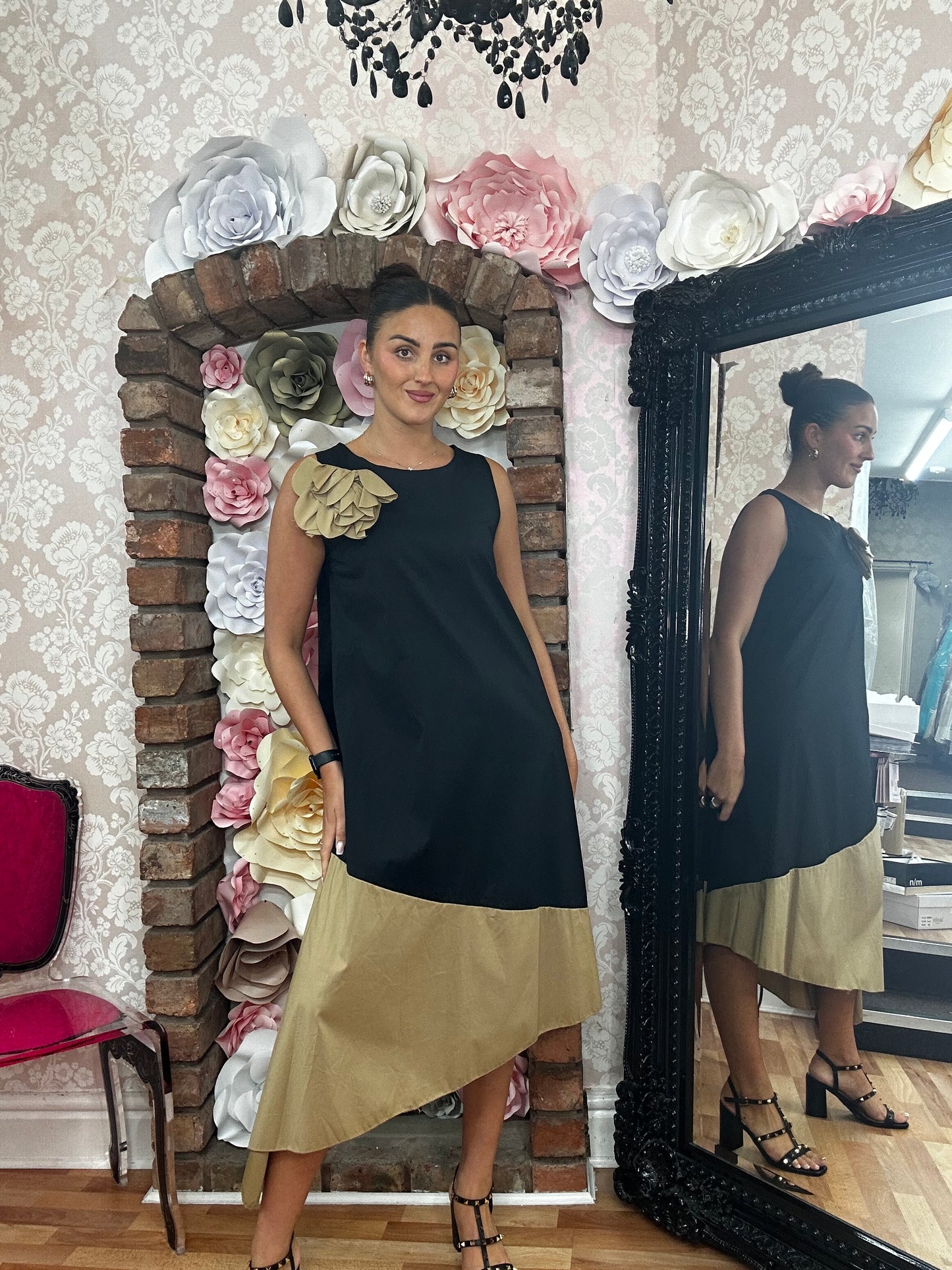 CORSAGE PANEL DRESS - END OF LINE