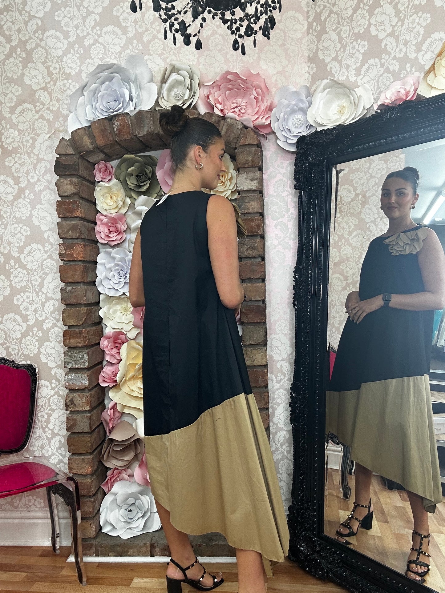 CORSAGE PANEL DRESS - END OF LINE