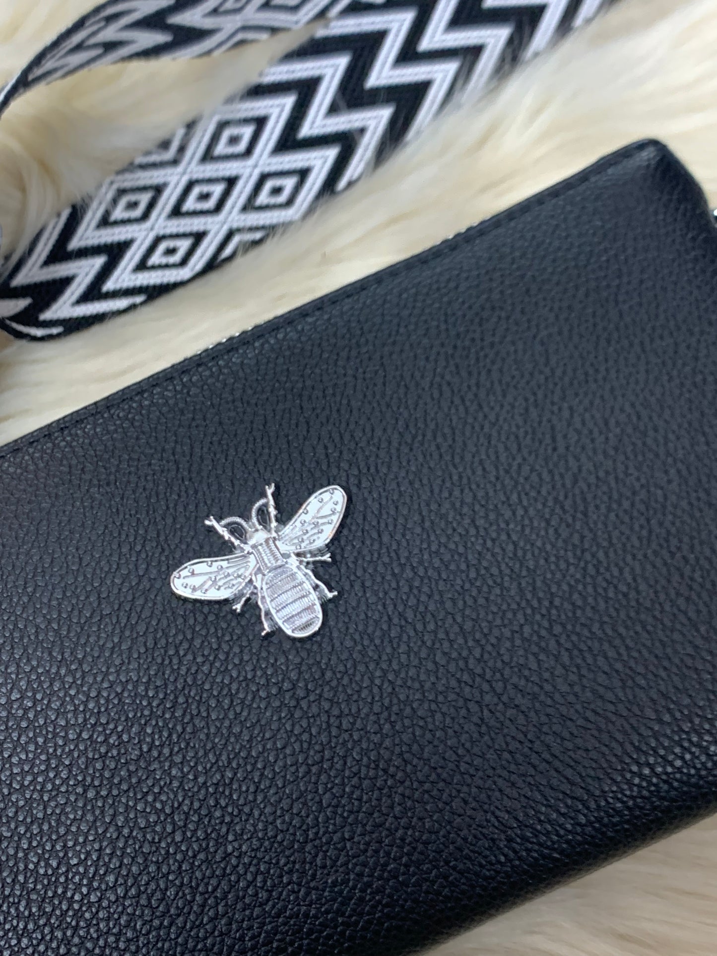 SOPHIE BEE BAG- USE CODE