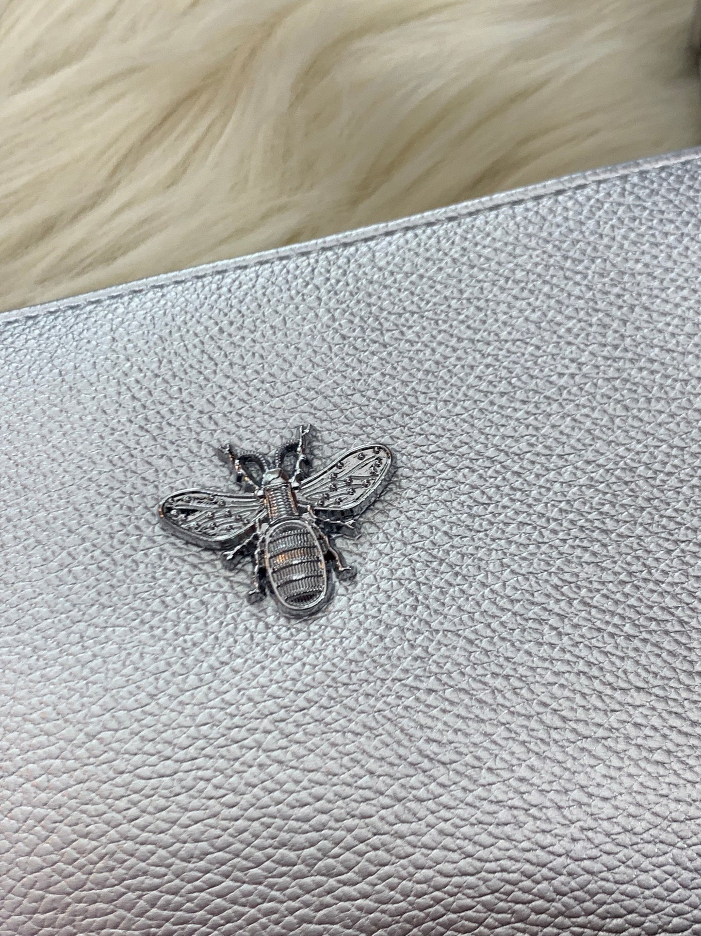 SOPHIE BEE BAG- USE CODE