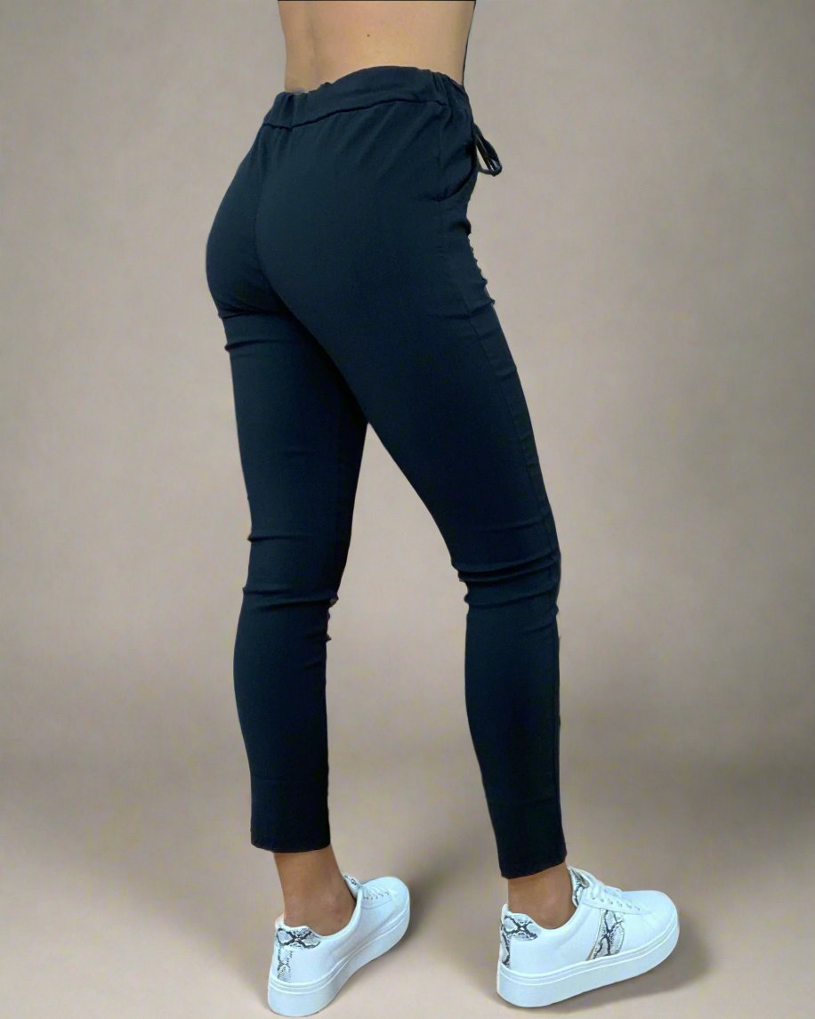 CASSIE MAGICS - MWBasics Curve- BLACK