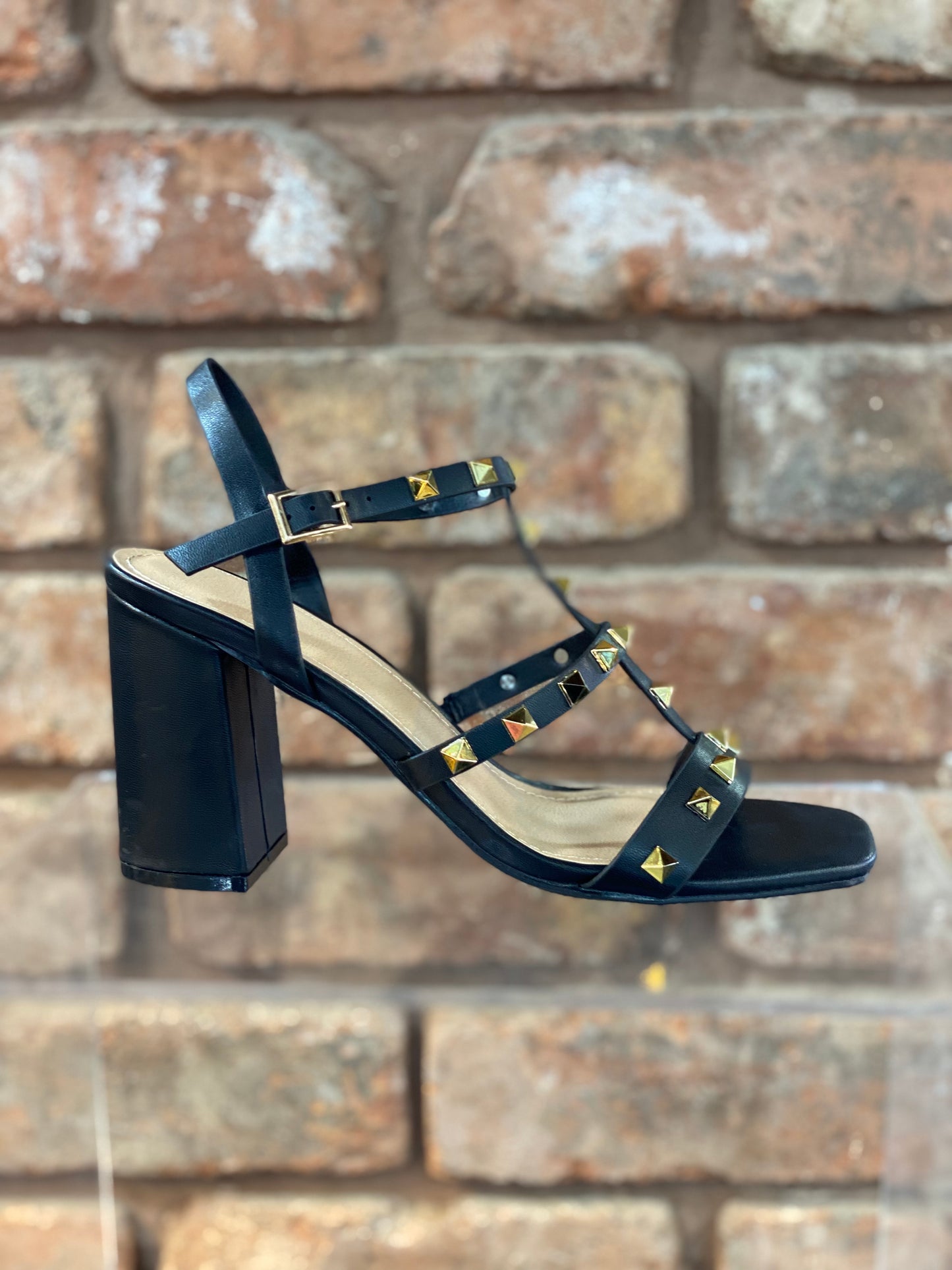 LATINO- GOLD STUD BLOCK HEEL-BLACK/GOLD #STOCKROOM FLASHSALE