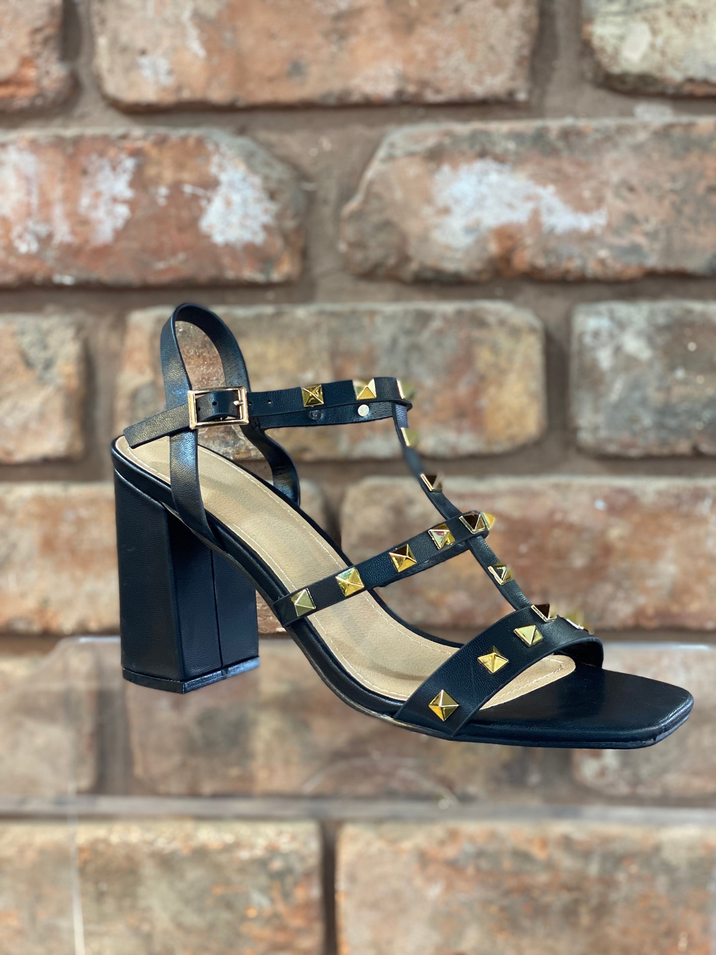 LATINO- GOLD STUD BLOCK HEEL-BLACK/GOLD