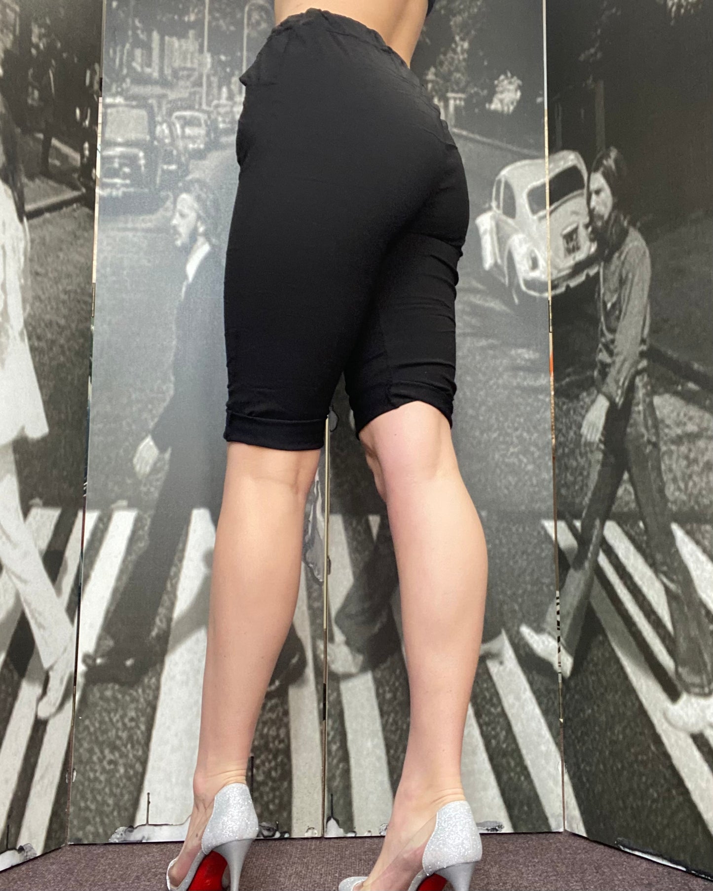 SELENA- Magic Shorts- BLACK