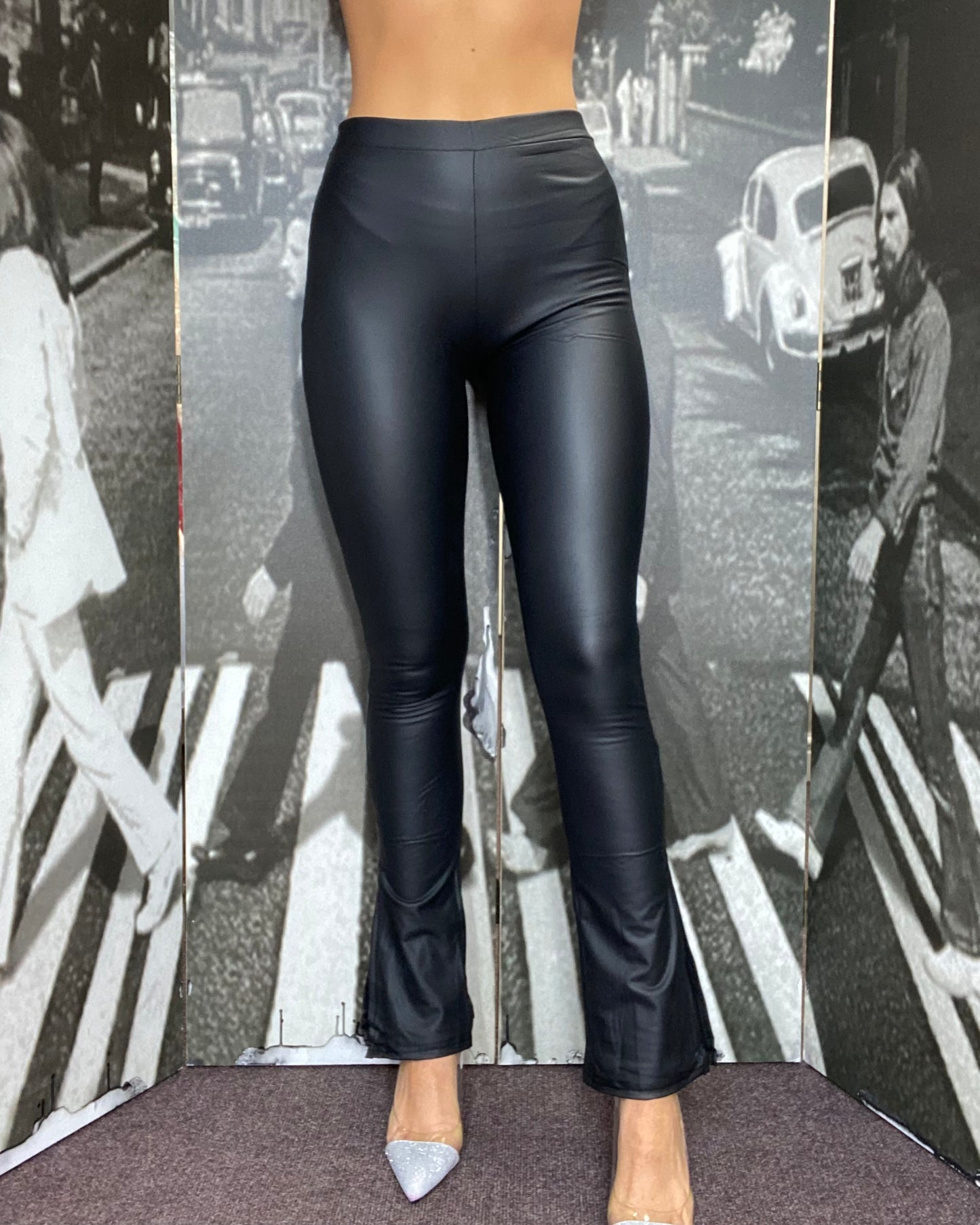 PIPPA - SLIT BOOTLEG Legging - BLACK