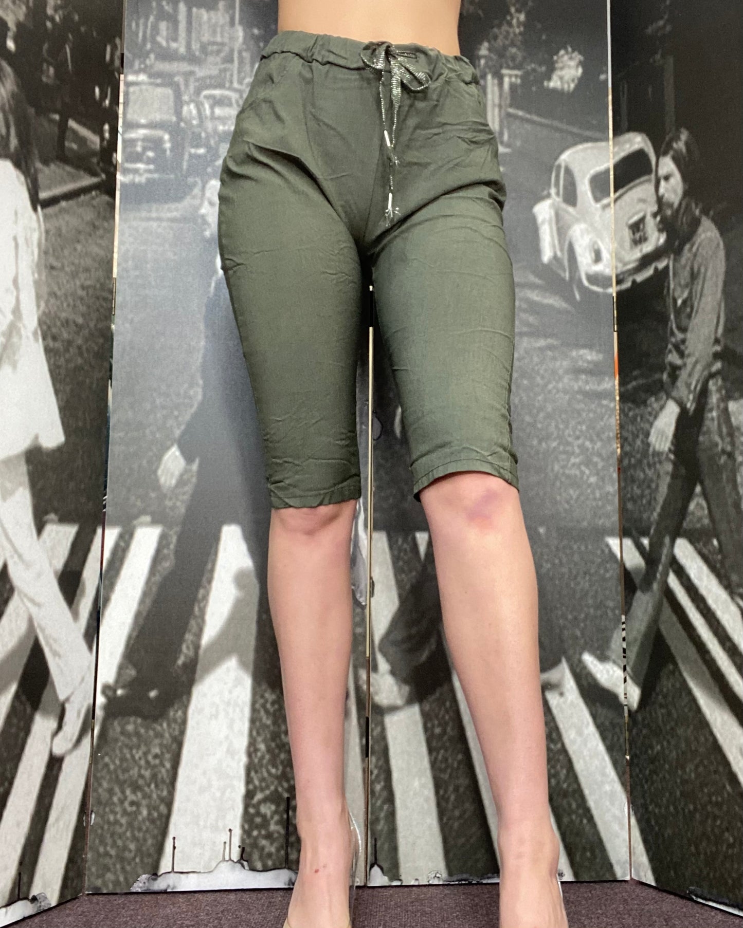 SELENA- Magic Shorts- KHAKI