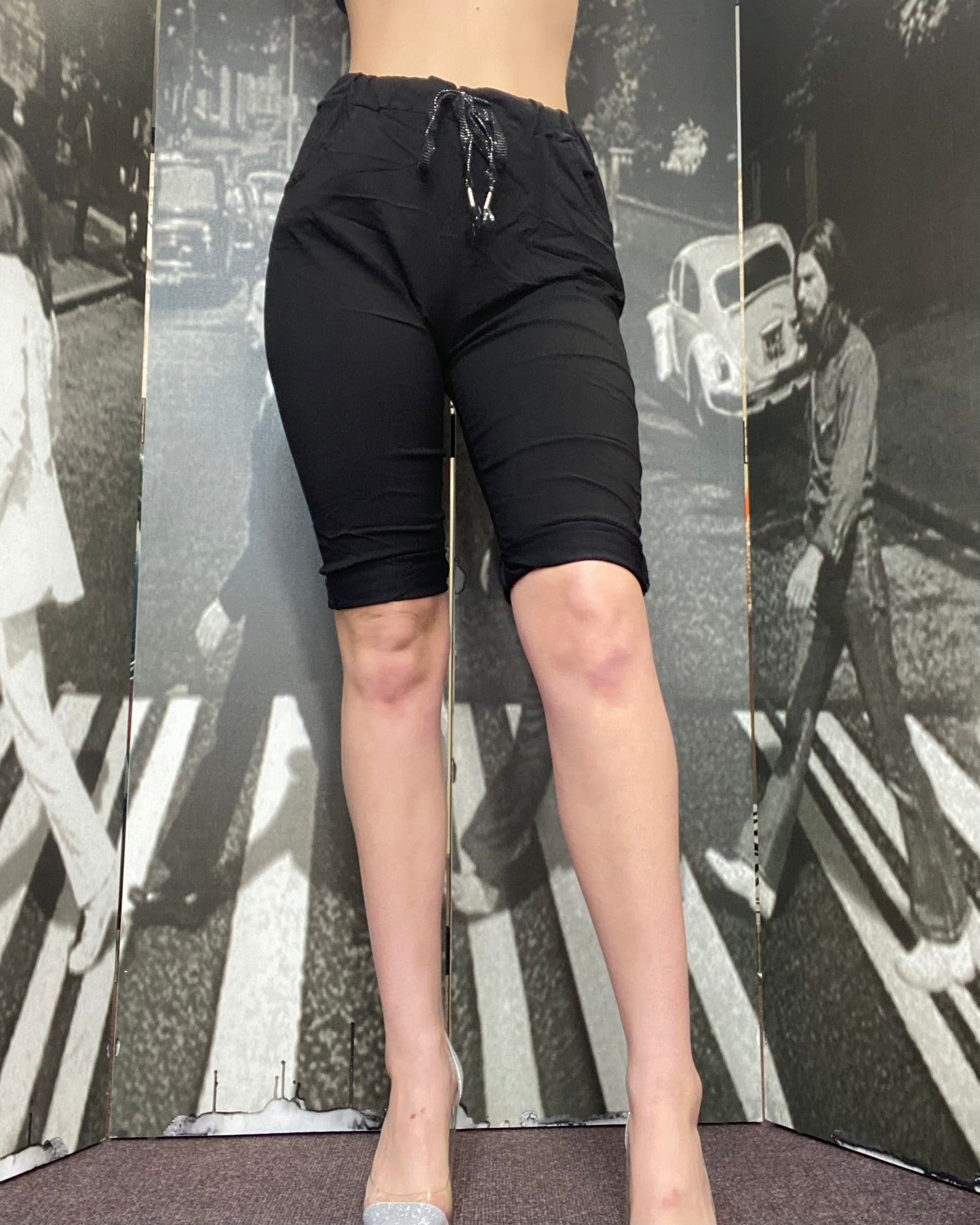 SELENA- Magic Shorts- BLACK