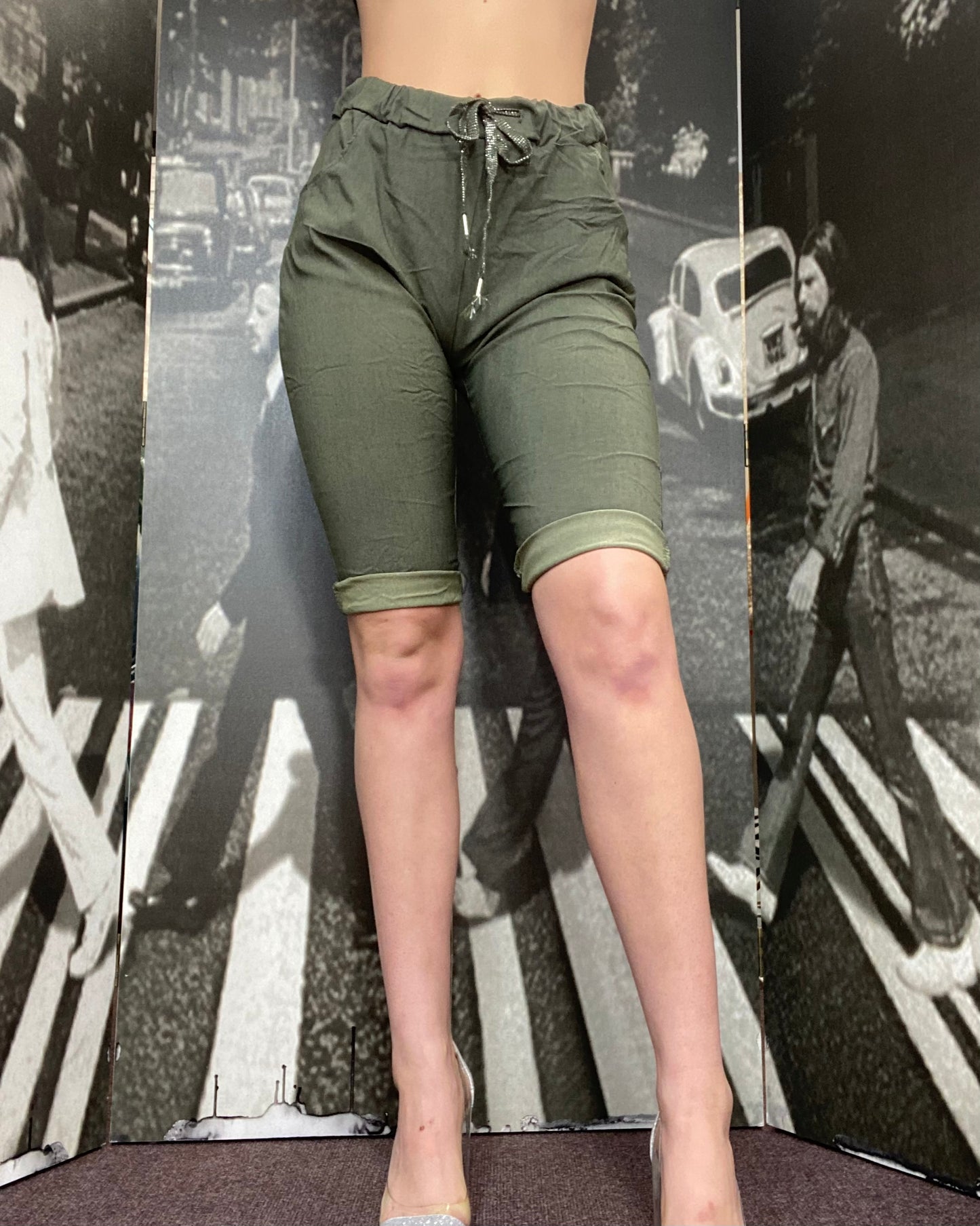 SELENA- Magic Shorts- KHAKI