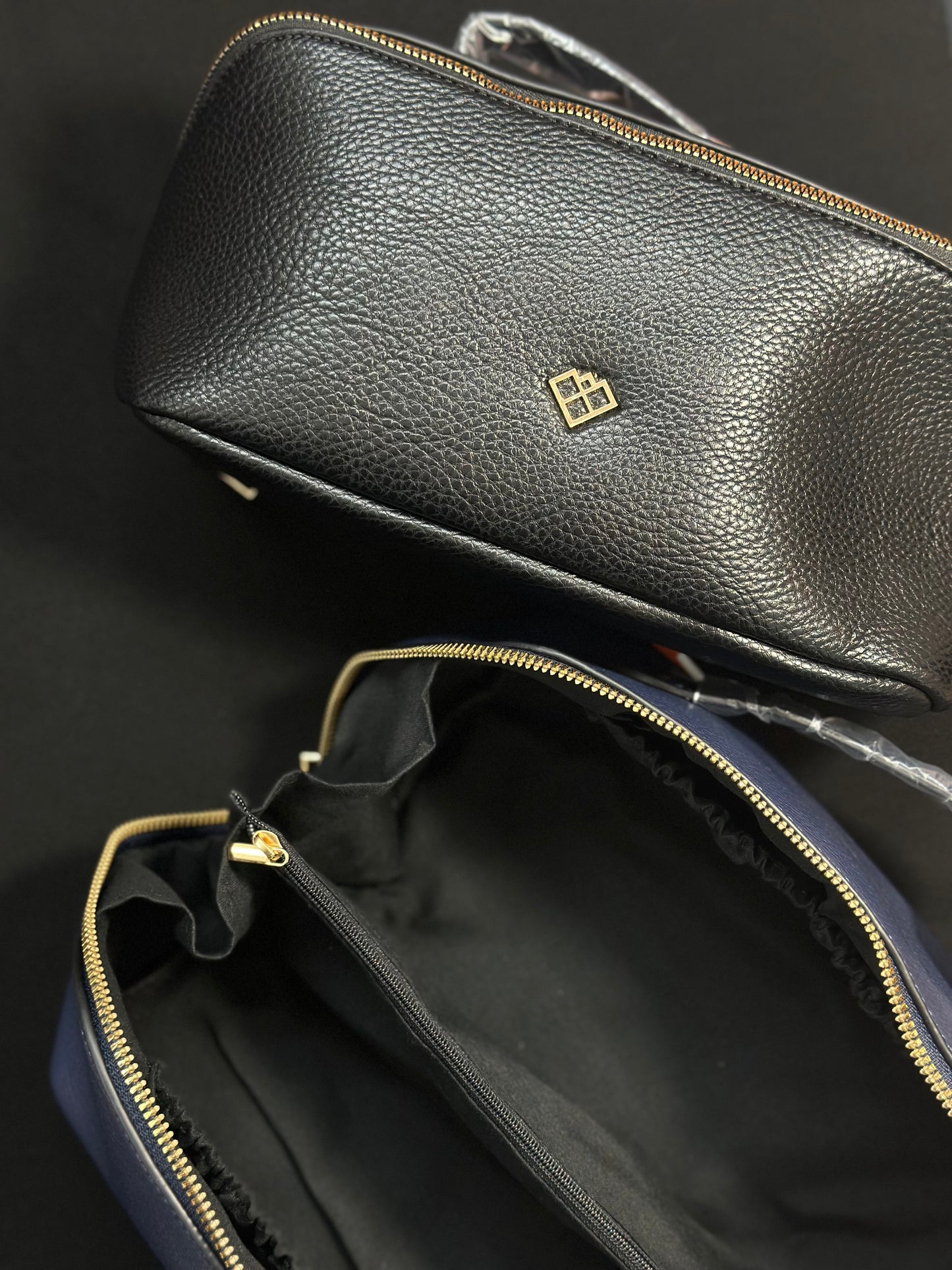 RONNIE ZIP UP MAKEUP BAG -🛍️