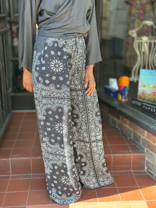 HARLOW- PAISLEY BLOCK PRINT TROUSER