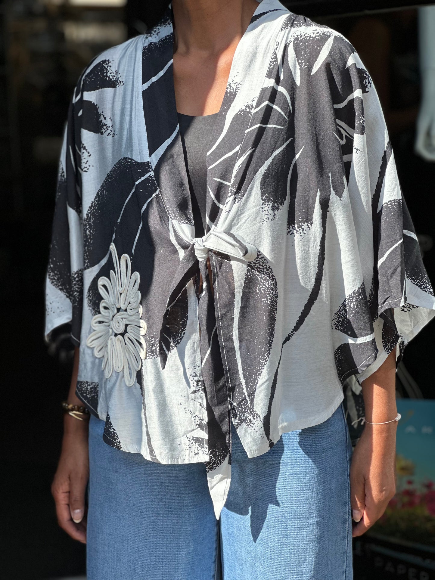 IVY- FLY OUT TIE FRONT LEAF JACKET