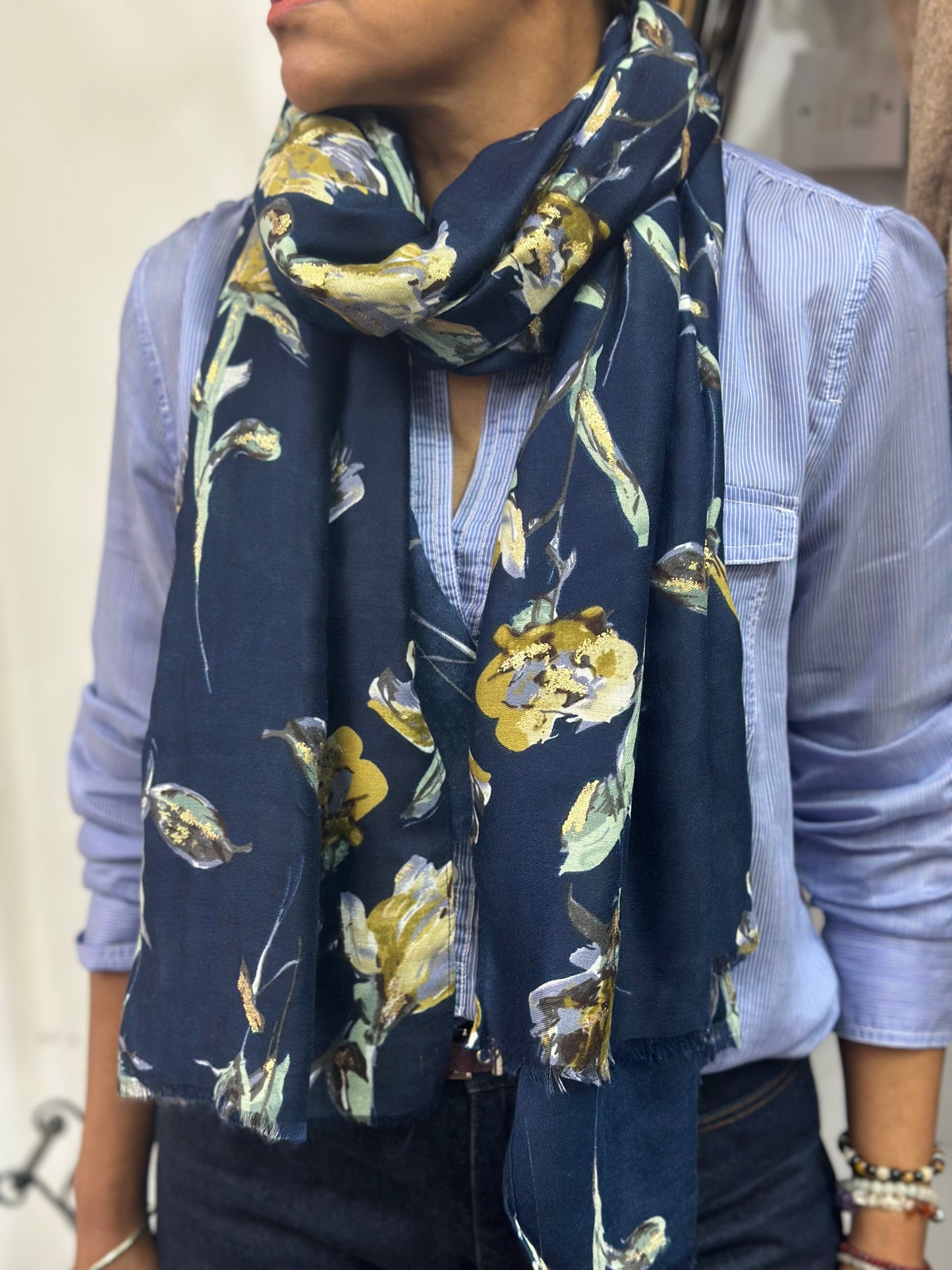 V JASMINE- GOLD LEAF SCARF