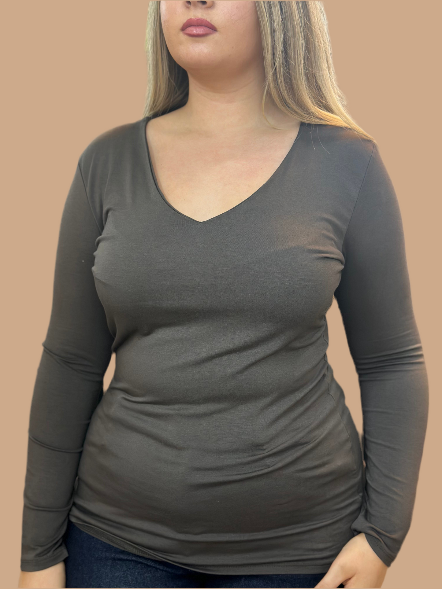 AVA MWBASIC L/S V-NECK LAYERING TOP