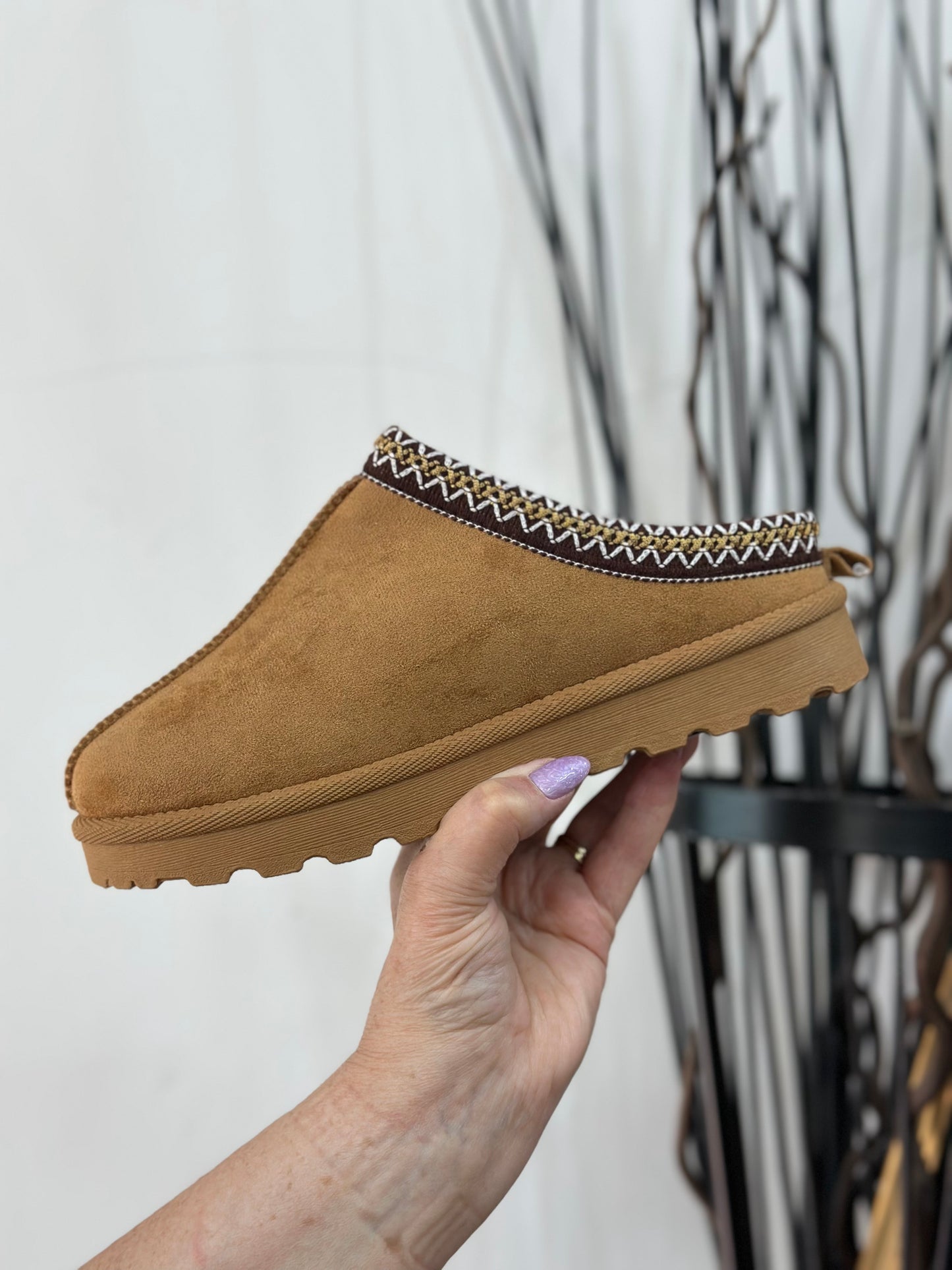 LUNAR-NEPAL EMB BRAID TRIM SLIPPER