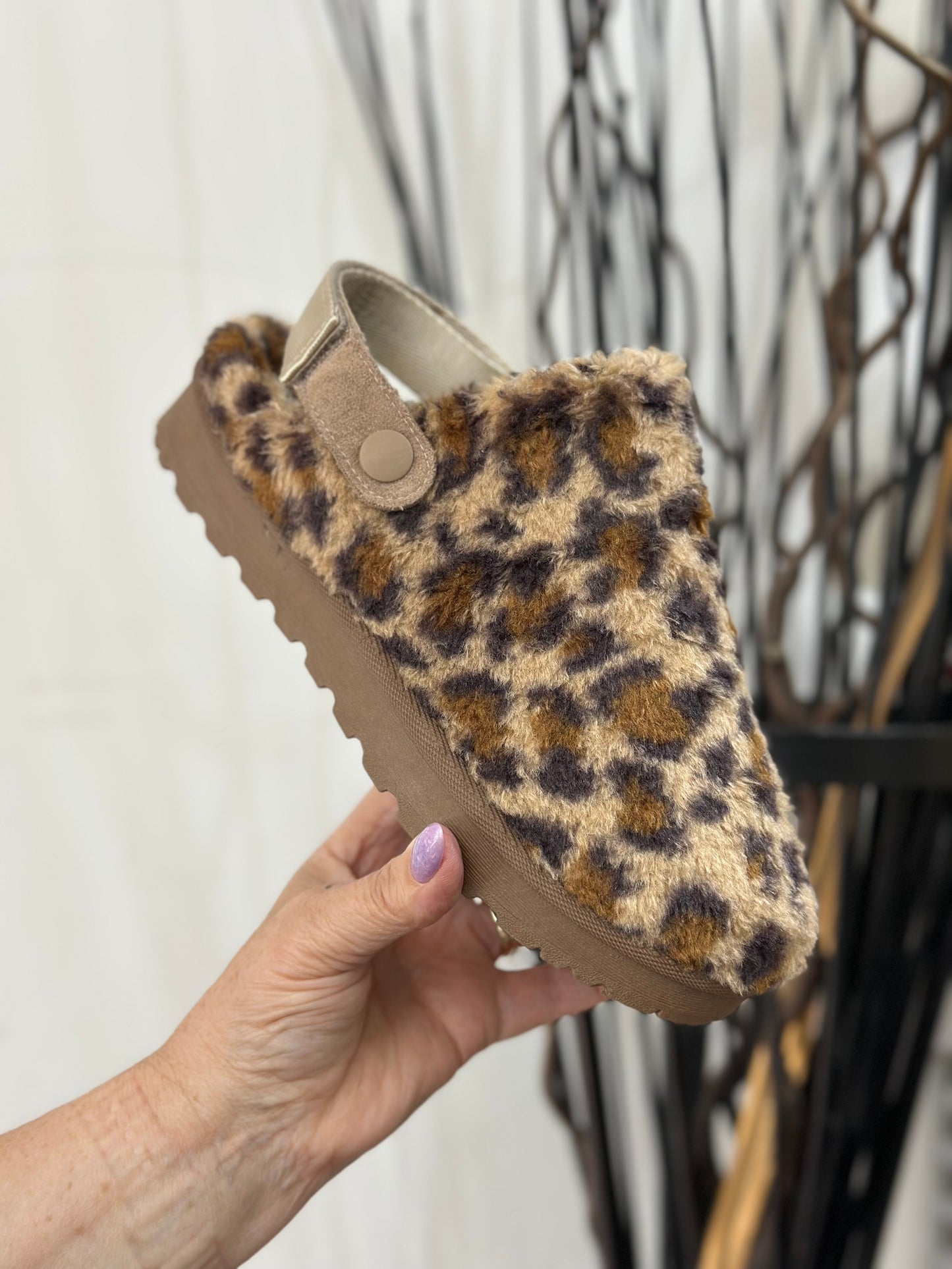 LUNAR-NAPELS ADJUSTY STRAP TEDDY SLIPPER- ANIMAL