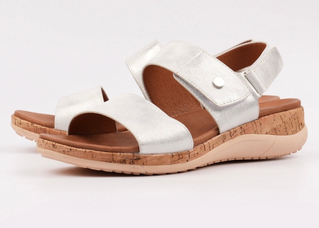 LUNAR- RILEY VELCRO SANDAL