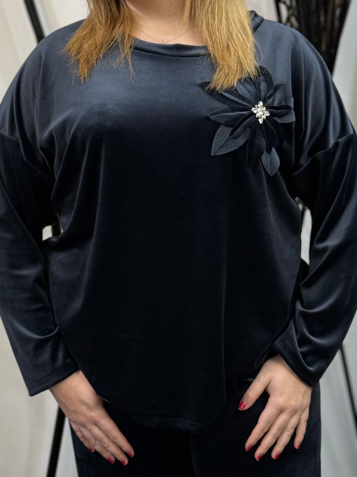 SKYLA-FLOWER APPLIQUE VELOUR SET