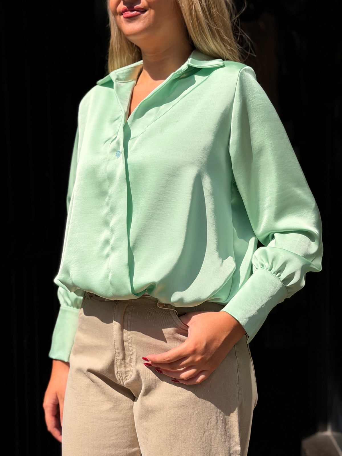 MEGHAN-W/O SATIN SHIRT TOP