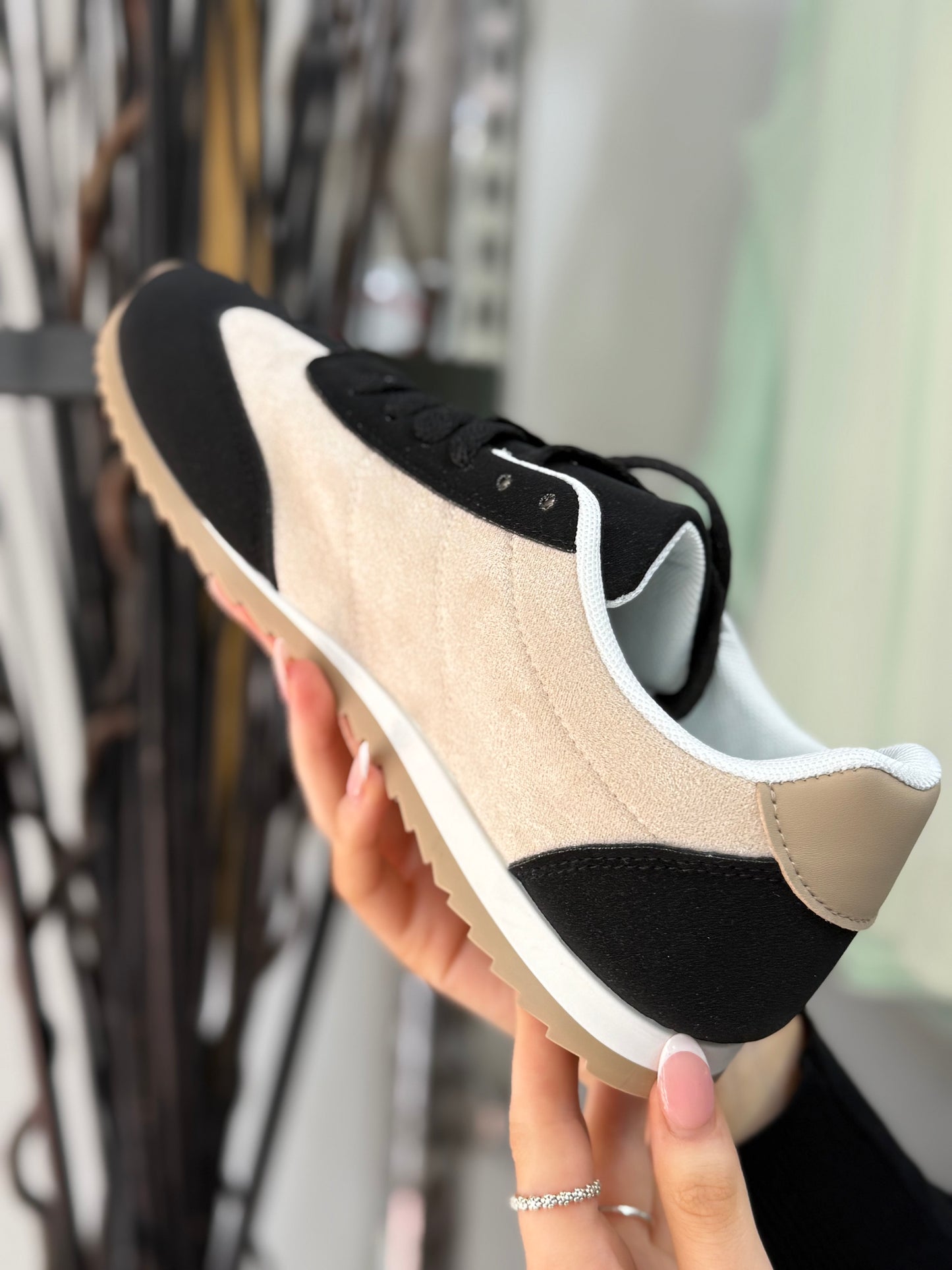 ELENA- BLACK/CREAM LACE-UP TRAINER- FLASH AUTO £5 OFF@Checkout
