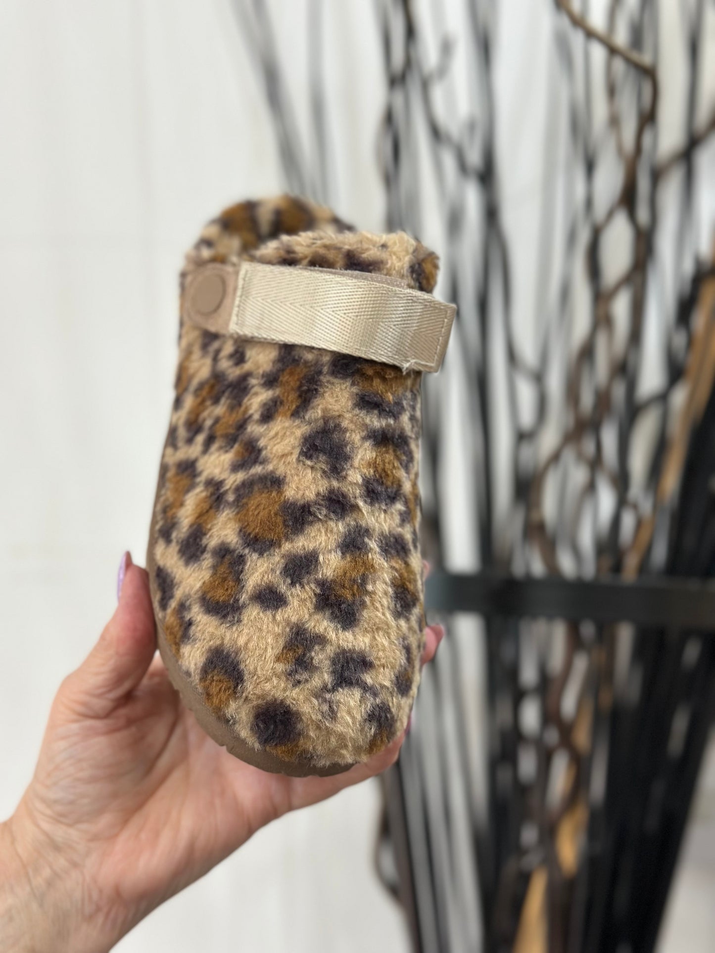 LUNAR-NAPELS ADJUSTY STRAP TEDDY SLIPPER- ANIMAL