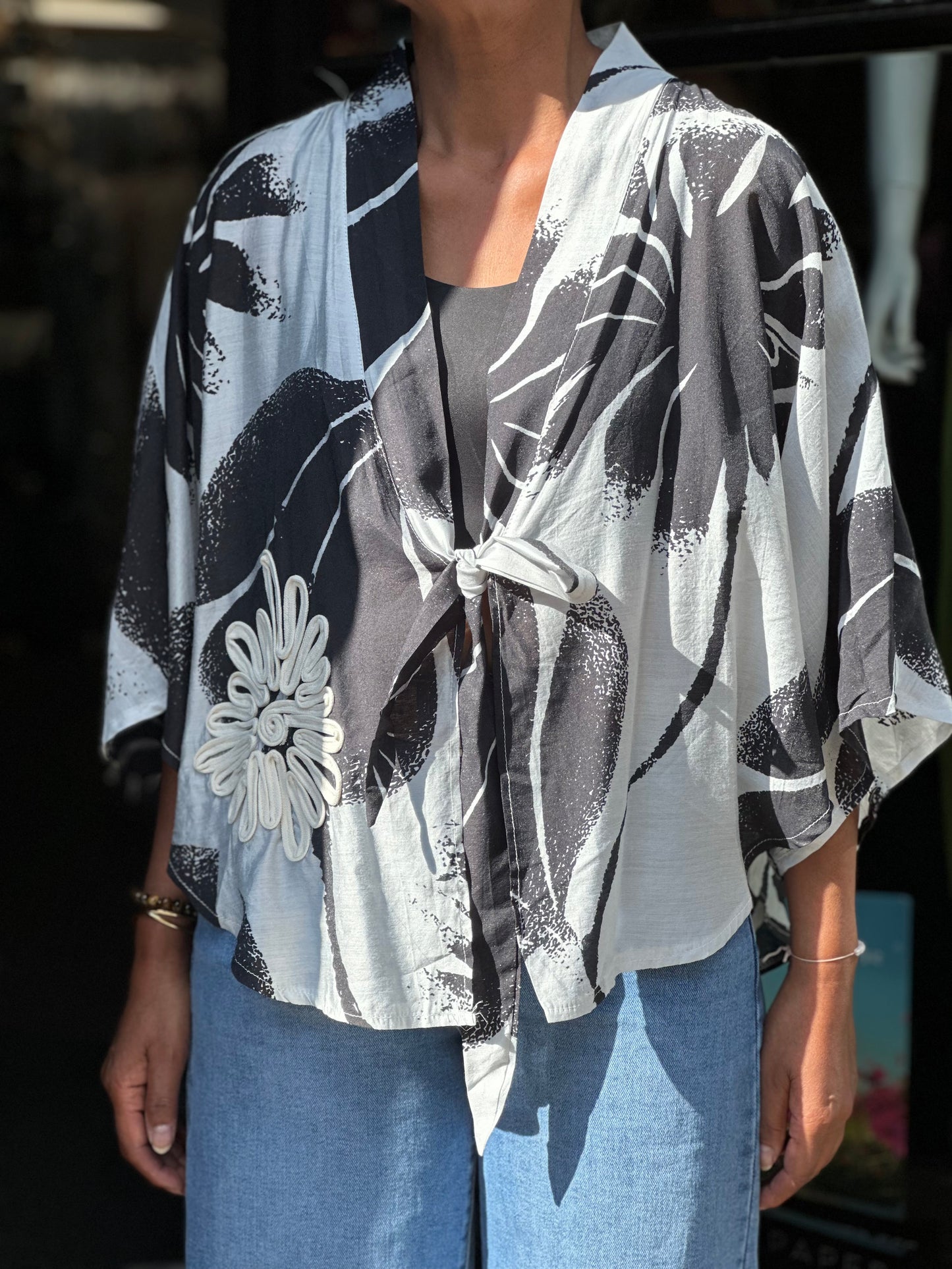 IVY- FLY OUT TIE FRONT LEAF JACKET