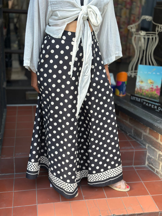 SIENNA- SPOTTY FLARE TROUSER BLACK/WHITE