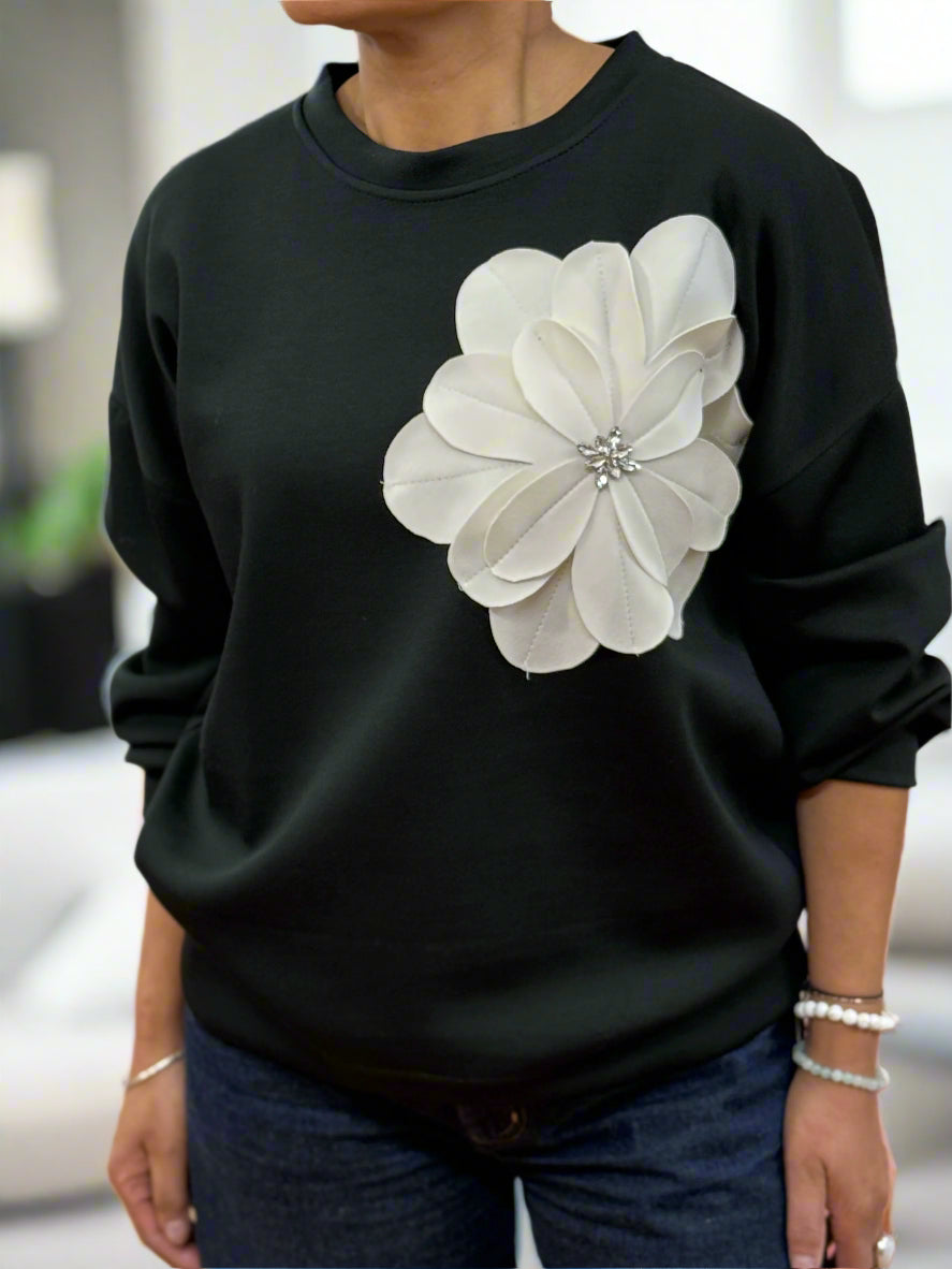CONTRAST FLOWER SWEATSHIRT