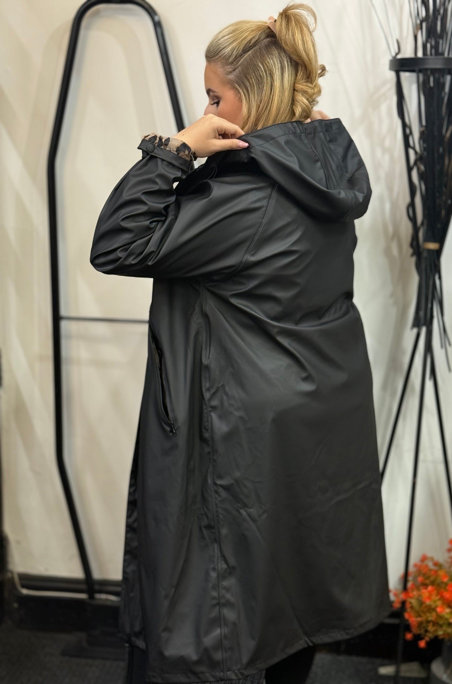 BYOUNG-AVANA - WATERPROOF MAC IN BLACK -