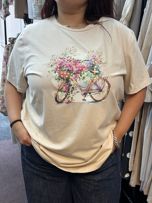 KAYLA- SLOGAN SUMMMER TEE-CURVE