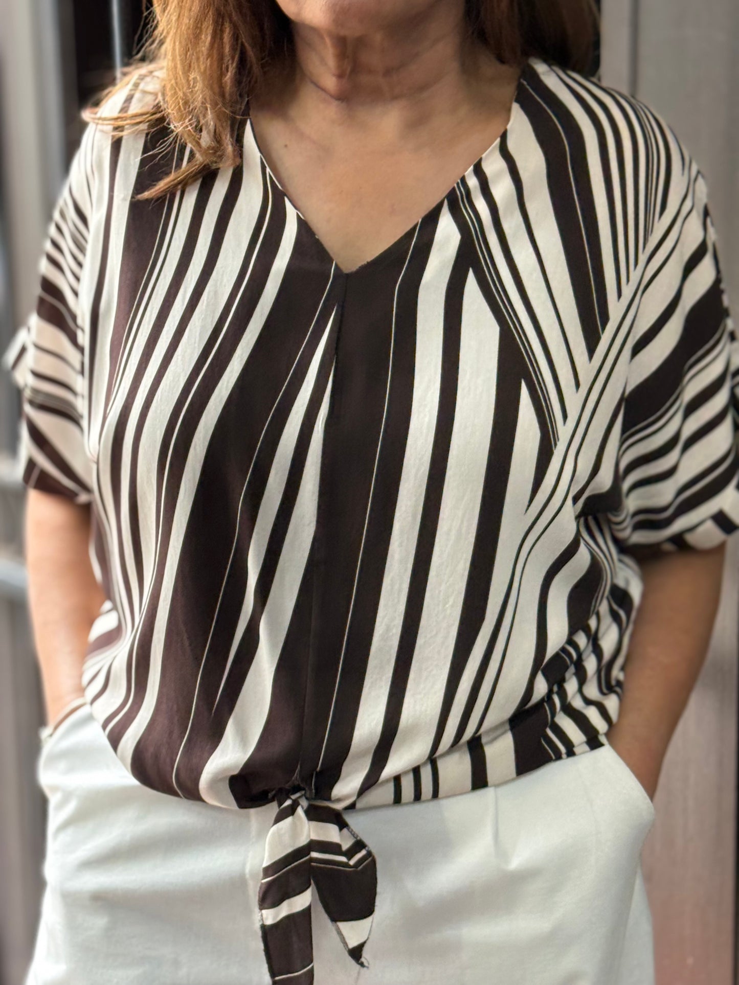 CAROLINE- V TIE FRONT STRIPE TOP