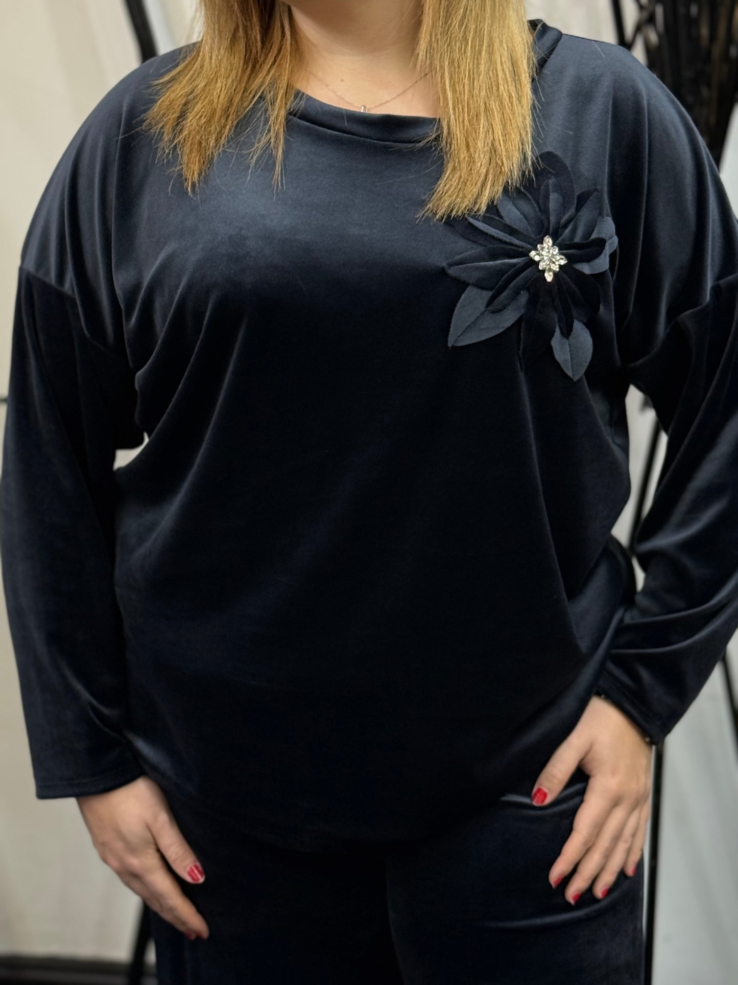 SKYLA-FLOWER APPLIQUE VELOUR SET