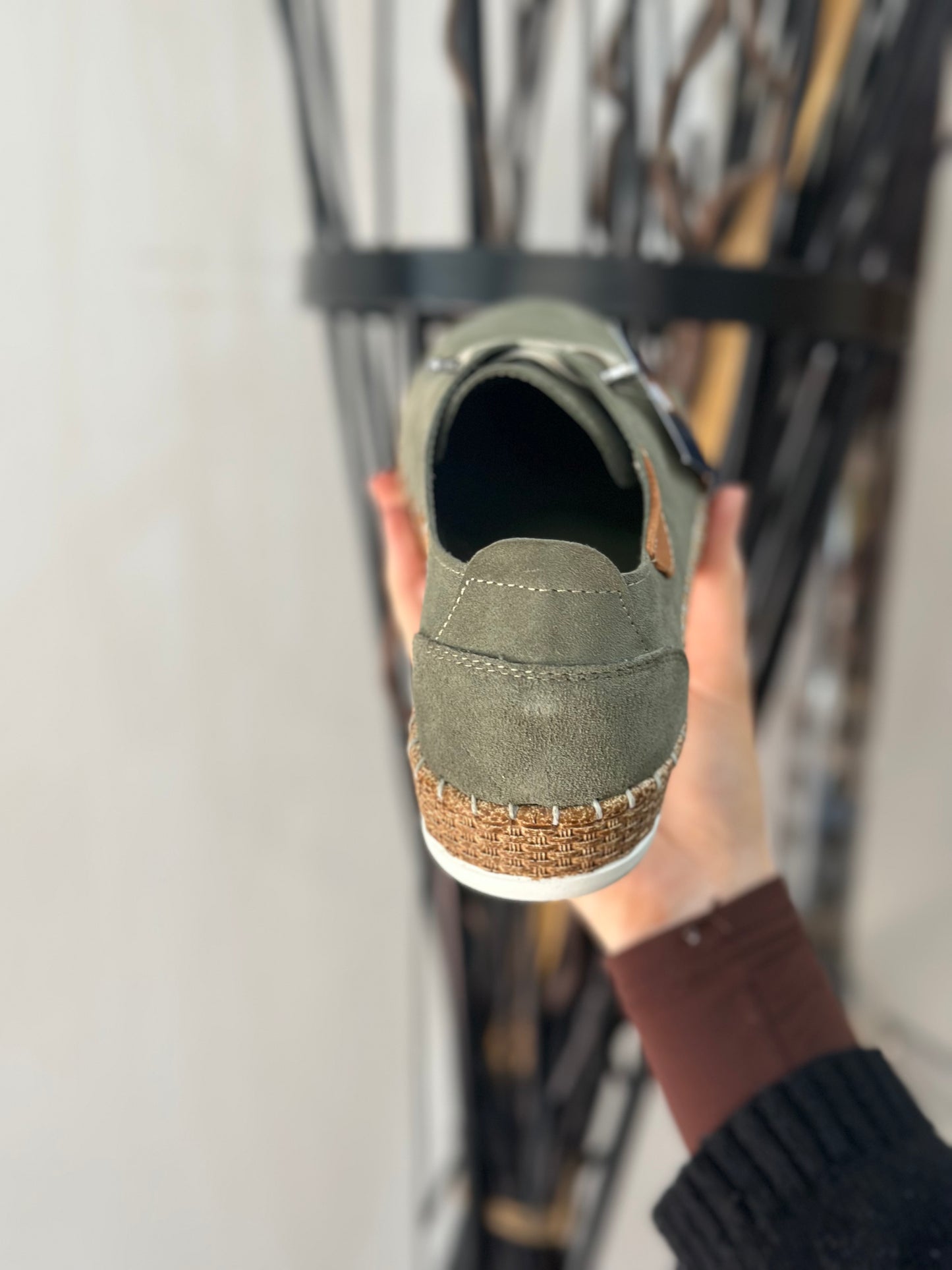 LUNAR- MADDISON SUEDE PLIMSOLL