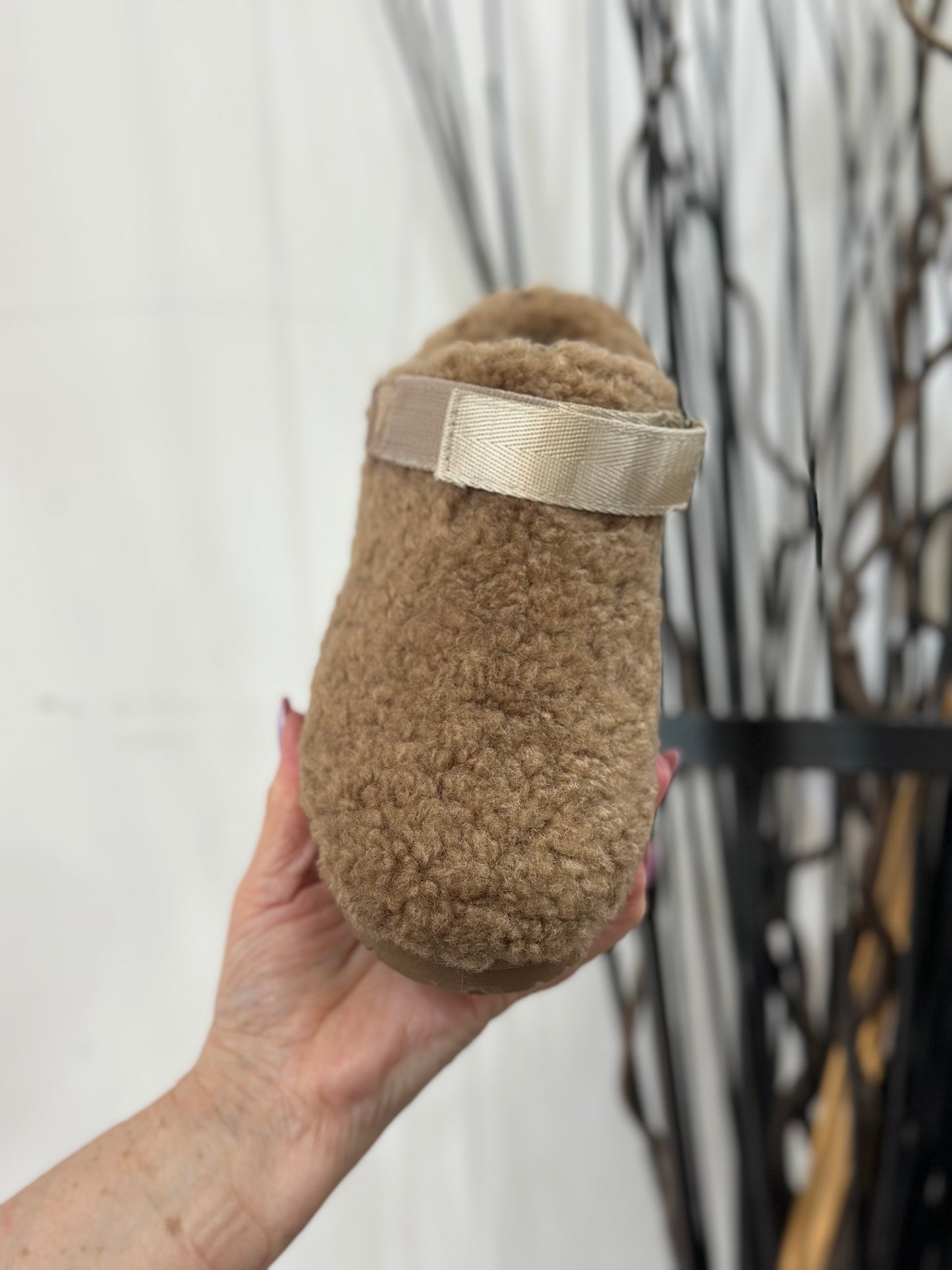 LUNAR-NAPELS ADJUSTY STRAP TEDDY SLIPPER-MINK